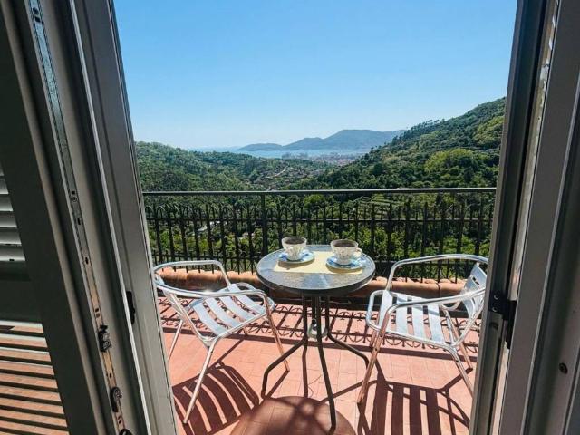 Villa in vendita a Vezzano Ligure SP