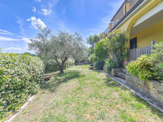 Villa in vendita a Vezzano Ligure SP