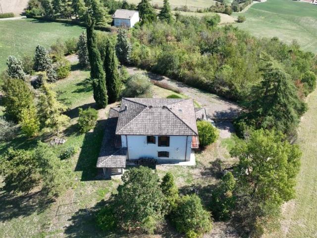 Villa in vendita a Vezzano sul Crostolo RE