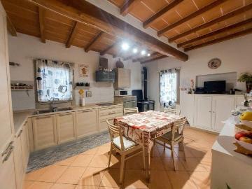 Villa in vendita a Vezzano sul Crostolo RE
