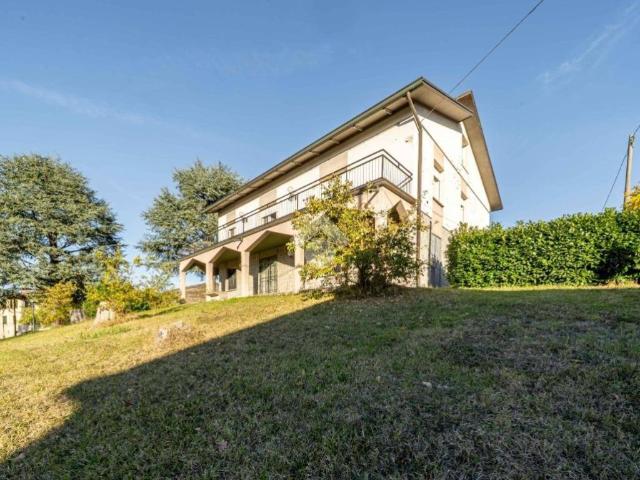Villa in vendita a Vezzano sul Crostolo RE