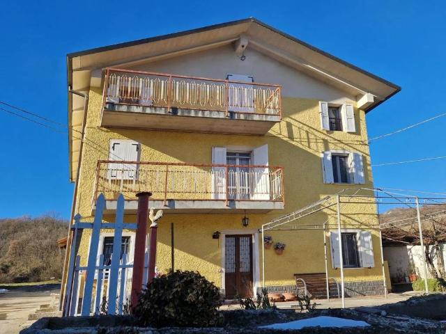 Villa in vendita a Vezzano sul Crostolo RE