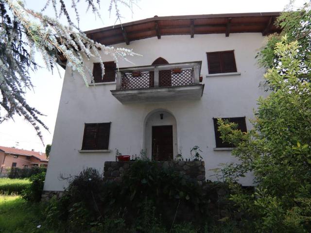 Villa in vendita a Vedano Olona VA
