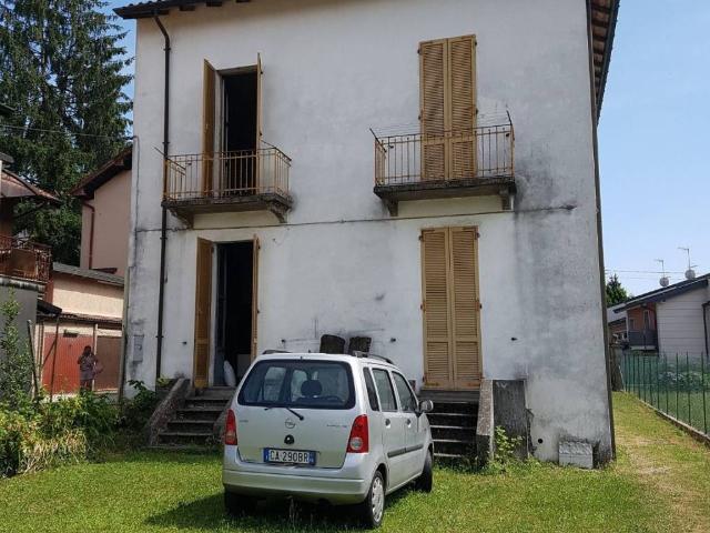 Villa in vendita a Vedano Olona VA