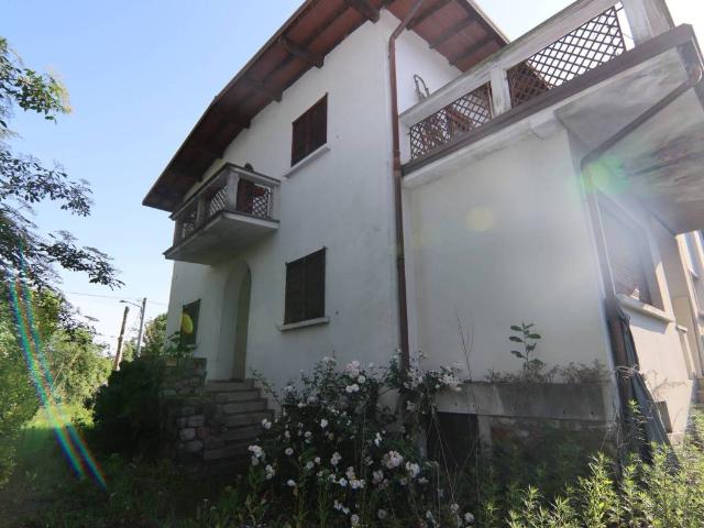 Villa in vendita a Vedano Olona VA