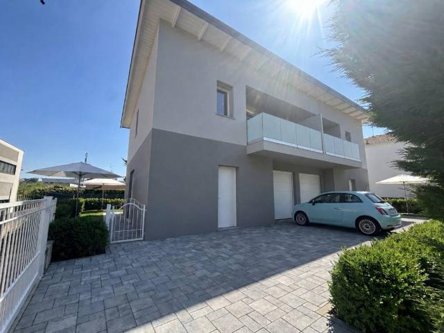 Villa in vendita a Vedano al Lambro MB
