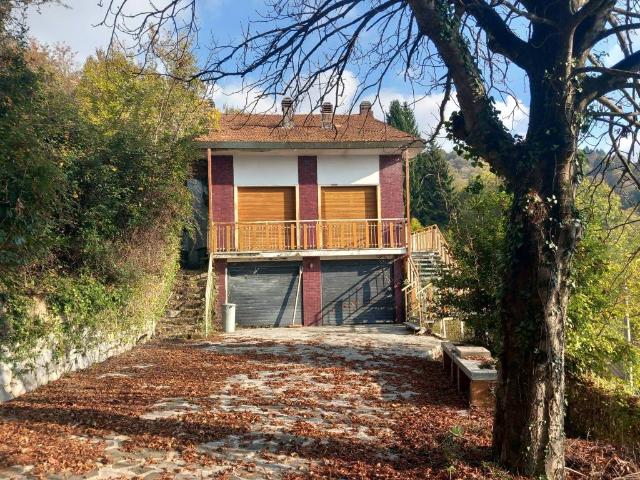 Villa in vendita a Veleso CO