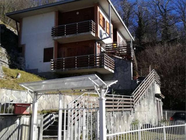 Villa in vendita a Veleso CO