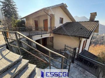 Villa in vendita a Veleso CO