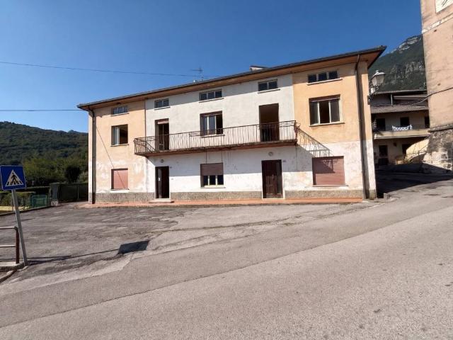 Villa in vendita a Velo d'Astico VI