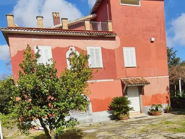 Villa in vendita a Velletri RM