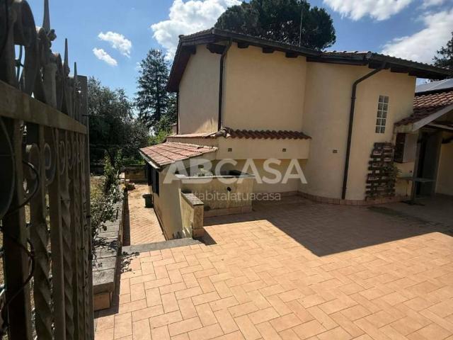 Villa in vendita a Velletri RM