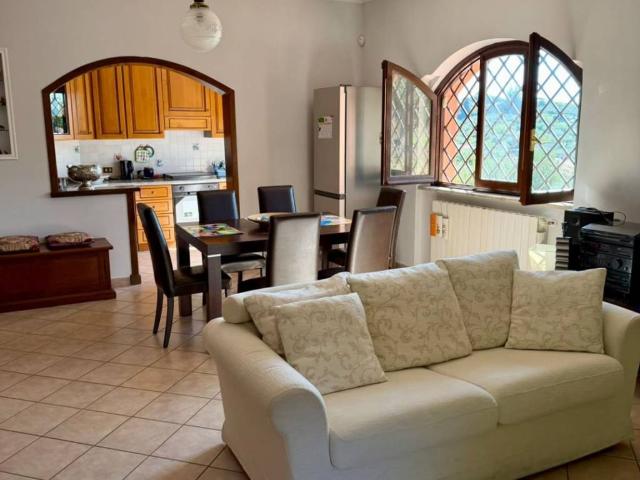 Villa in vendita a Velletri RM
