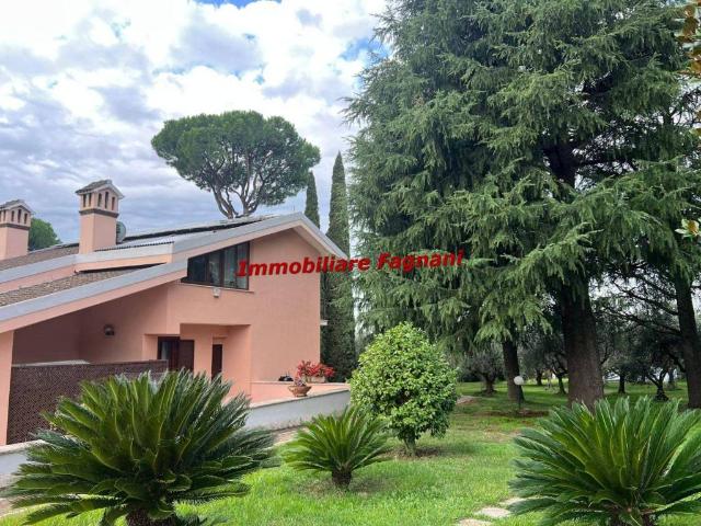 Villa in vendita a Velletri RM
