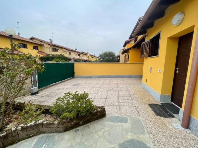 Villa in vendita a Vellezzo Bellini PV