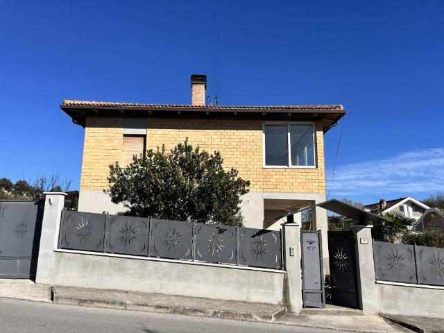 Villa in vendita a Venarotta AP