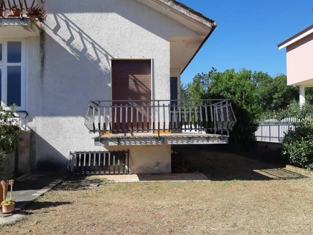 Villa in vendita a Venarotta AP