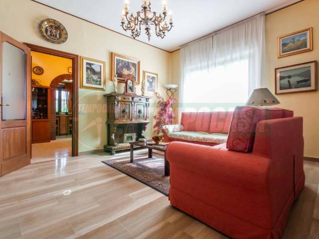 Villa in vendita a Venegono Inferiore VA