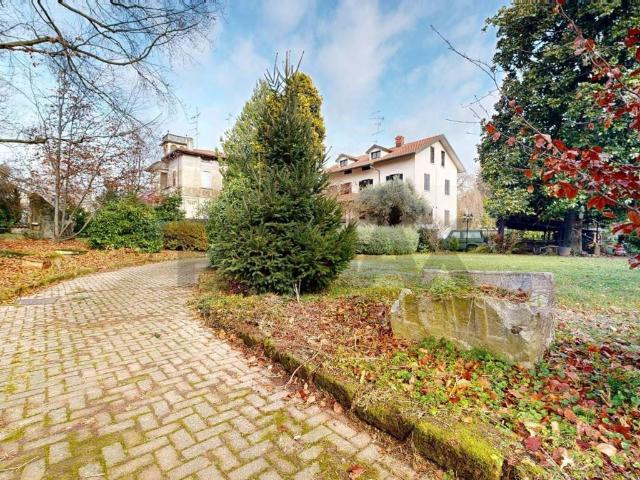 Villa in vendita a Venegono Superiore VA