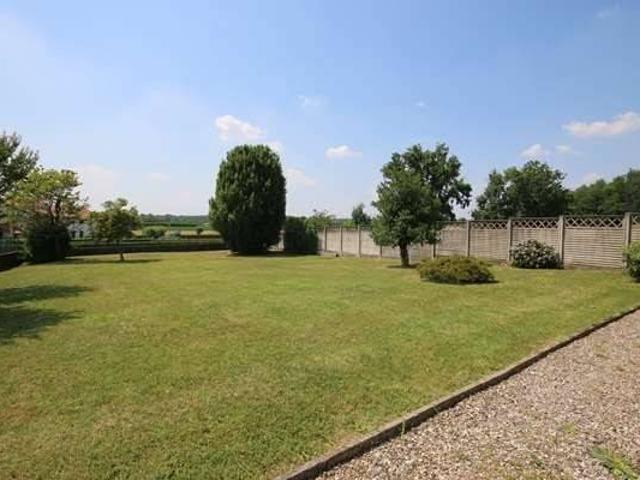 Villa in vendita a Veniano CO