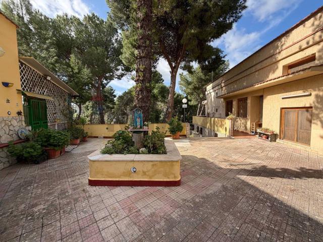 Villa in vendita a Ventimiglia Di Sicilia