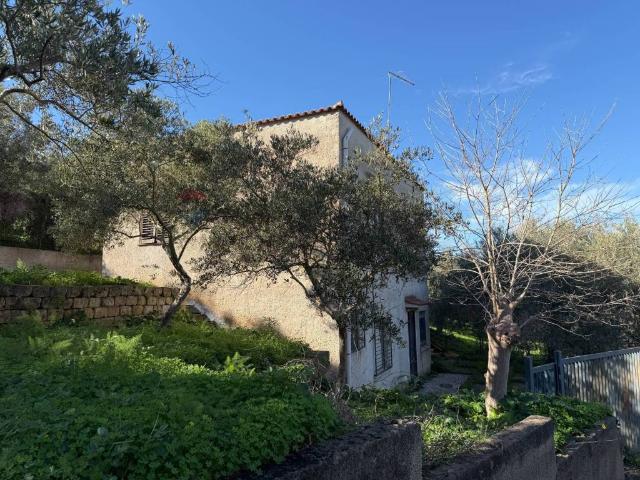 Villa in vendita a Ventimiglia di Sicilia PA