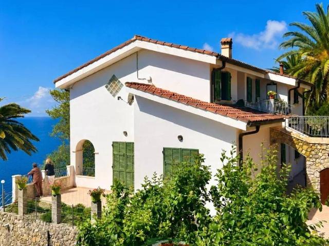 Villa in vendita a Ventimiglia IM