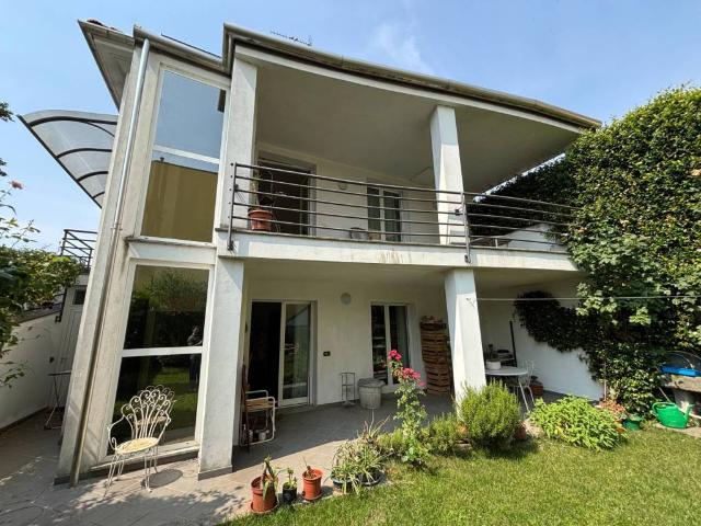 Villa in vendita a Vercelli VC