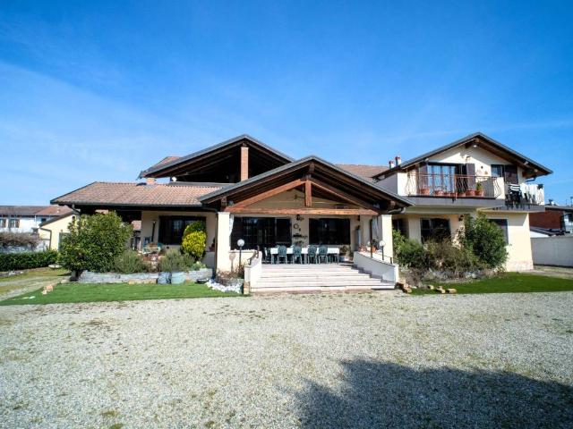 Villa in vendita a Vercelli VC