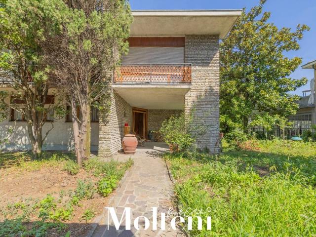 Villa in vendita a Vercurago LC