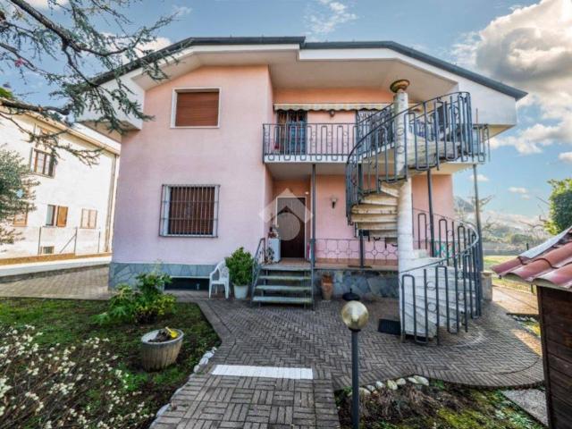Villa in vendita a Verano Brianza MB