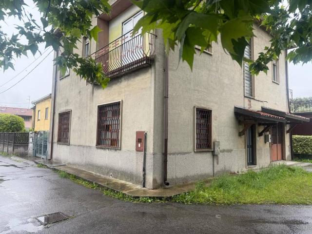 Villa in vendita a Verano Brianza MB