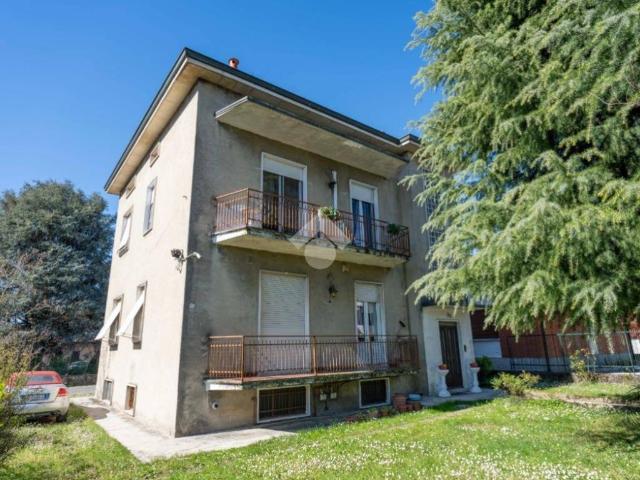 Villa in vendita a Verano Brianza MB