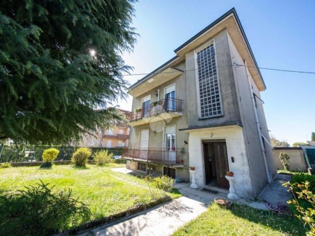 Villa in vendita a Verano Brianza MB