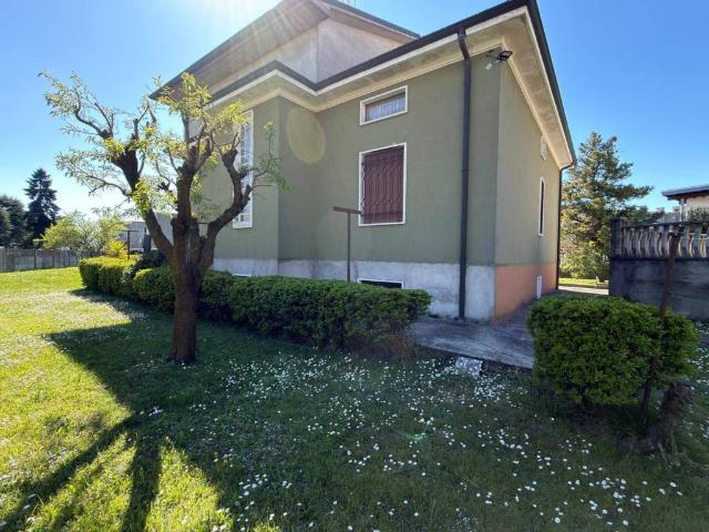 Villa in vendita a Verano Brianza MB