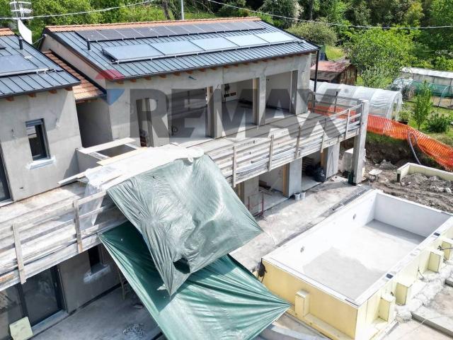 Villa in vendita a Verbania