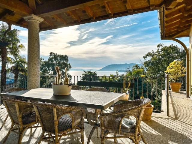 Villa in vendita a Verbania VB