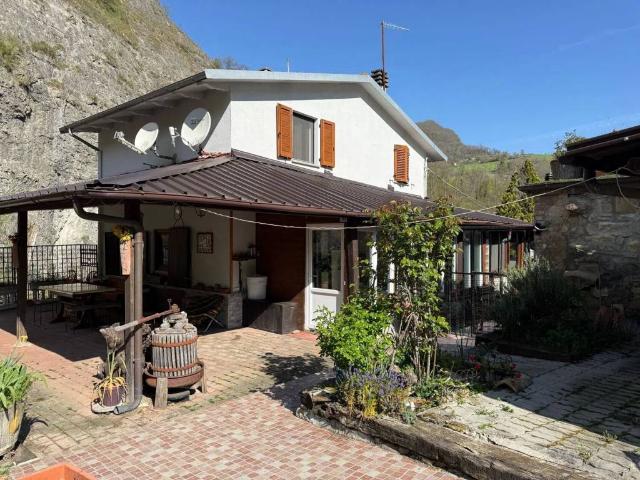 Villa in vendita a Vergato BO