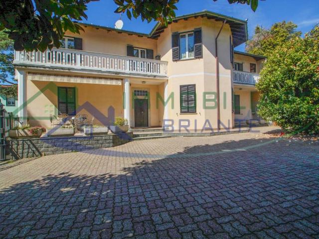 Villa in vendita a Vergiate VA