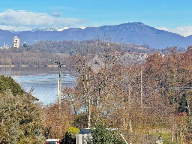 Villa in vendita a Vergiate VA