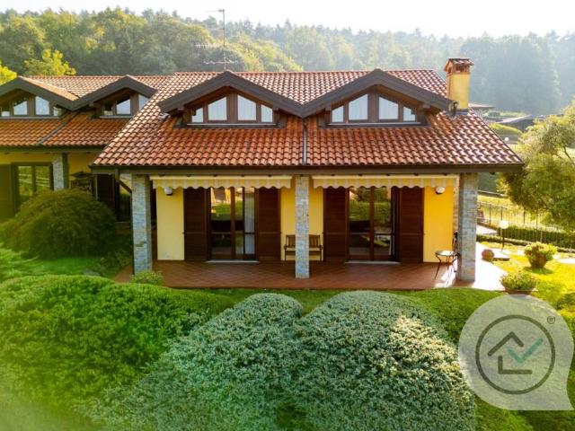 Villa in vendita a Vergiate VA