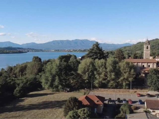 Villa in vendita a Vergiate VA