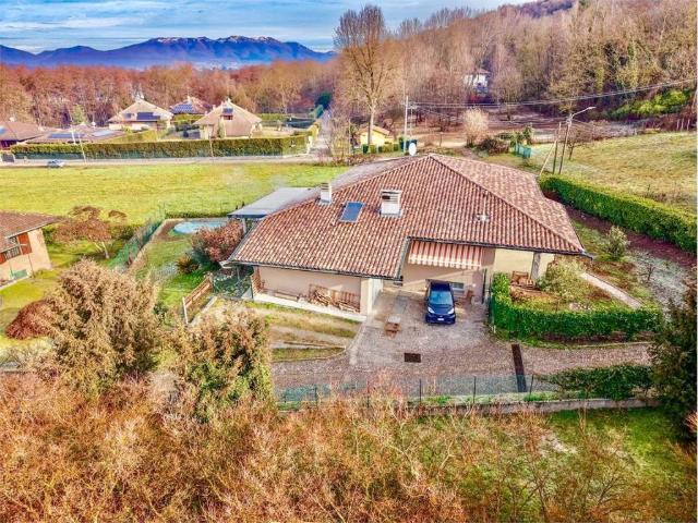 Villa in vendita a Vergiate VA