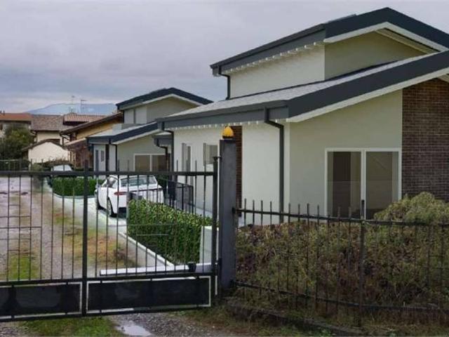 Villa in vendita a Vergiate VA