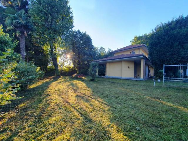 Villa in vendita a Vergiate VA