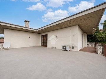 Villa in vendita a Verona VR