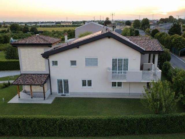 Villa in vendita a Verona VR