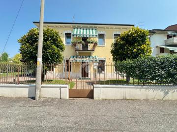 Villa in vendita a Verona