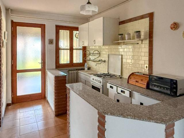 Villa in vendita a Vernate MI