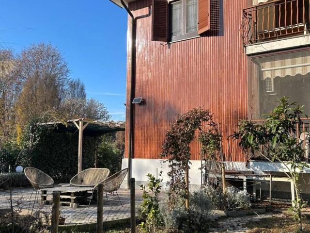 Villa in vendita a Vernate MI